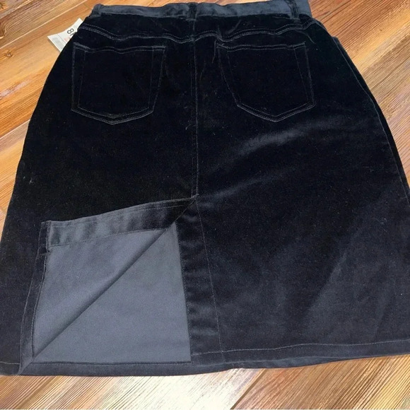 St Johns Bay Skirt Size 8 Petite Knee Length Black Velour Pencil Skirt 5 Pocket - Picture 9 of 12
